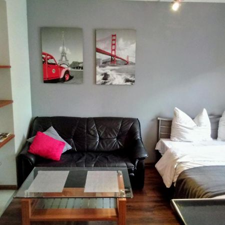 Apartamenty Krzywe Okna 지엘로나구라 외부 사진