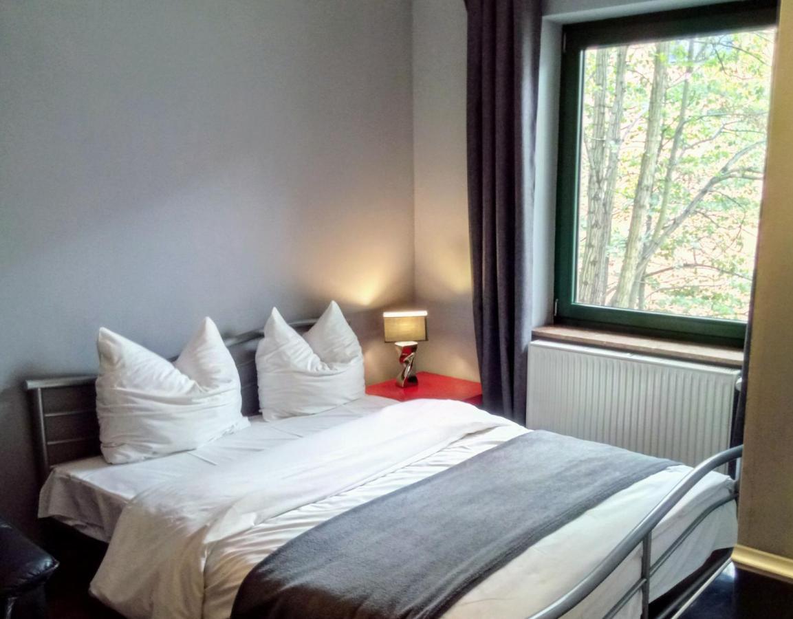 Apartamenty Krzywe Okna 지엘로나구라 외부 사진