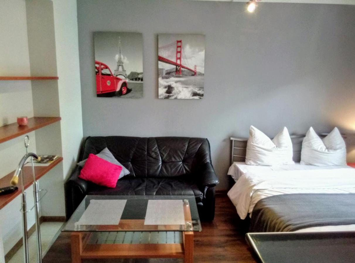 Apartamenty Krzywe Okna 지엘로나구라 외부 사진